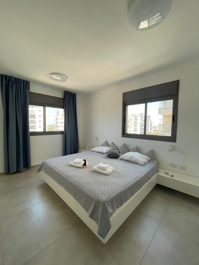 Sea & Fun Apartman Hadera Kültér fotó